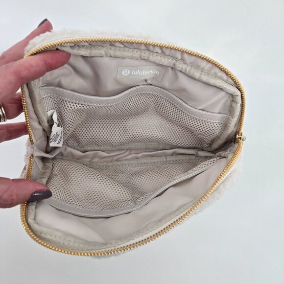 lululemon belt bag gold and white Vegas Golden Knights Everywhere wicking material Breathable Ventilation lululemon Everywhere Belt Bag Extra